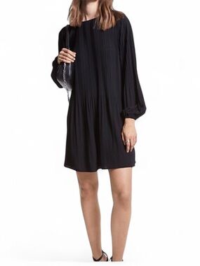 MICHAEL Michael Kors Black Pleated Long-Sleeve Shift Dress